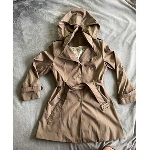 Calvin Klein 🌧 Beige Water-Resistant Trench Coat